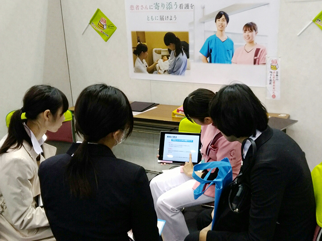 写真：説明会の様子