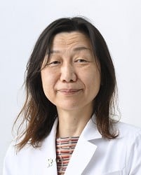 呼吸器外科部長　宮脇美千代