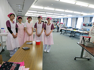 写真：県病バザーの様子