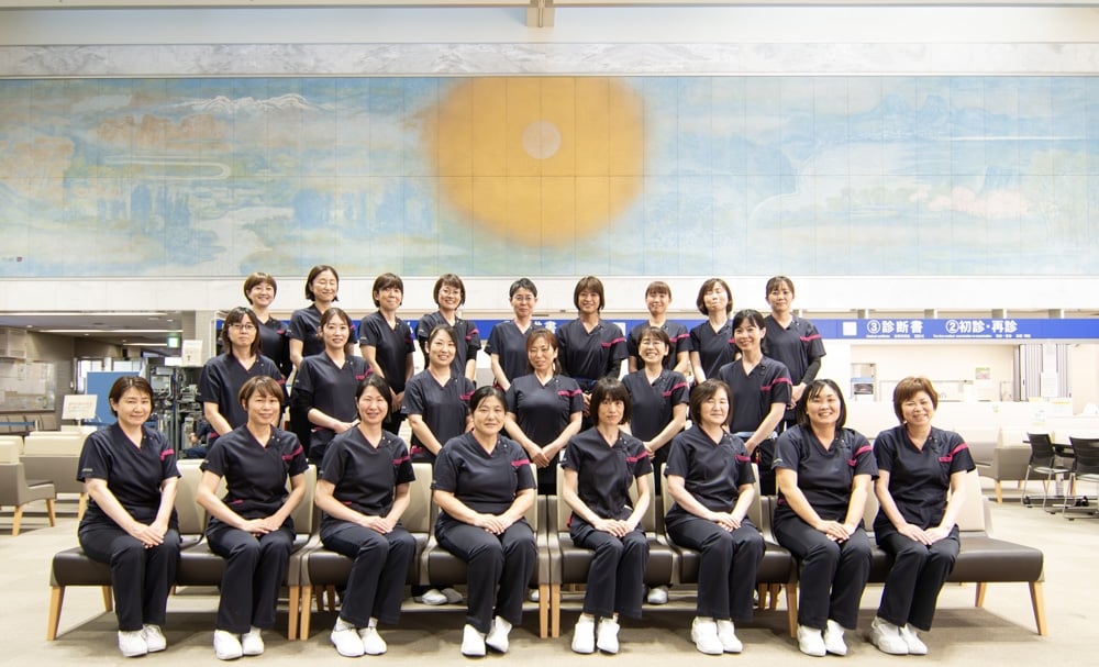 写真：スタッフ集合写真