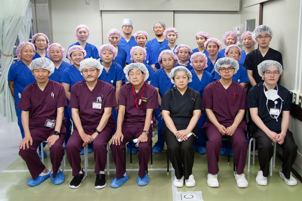 写真：スタッフ集合写真